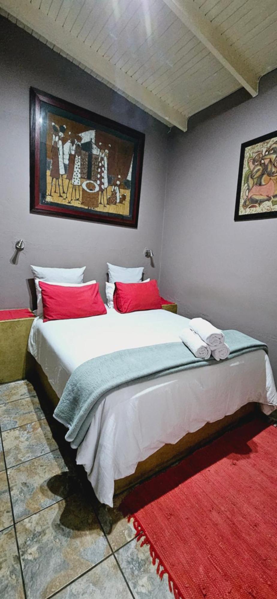 Old Vic Travellers Inn Nelspruit Mbombela Exterior photo