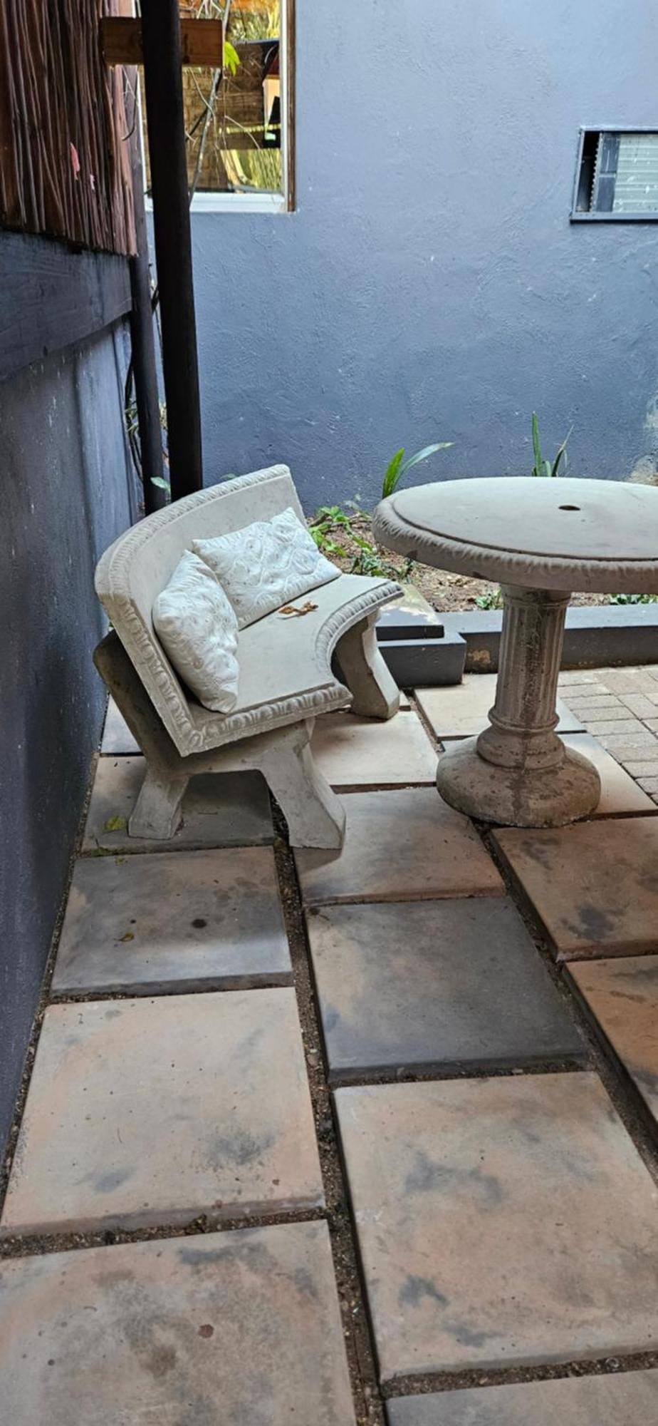 Old Vic Travellers Inn Nelspruit Mbombela Exterior photo