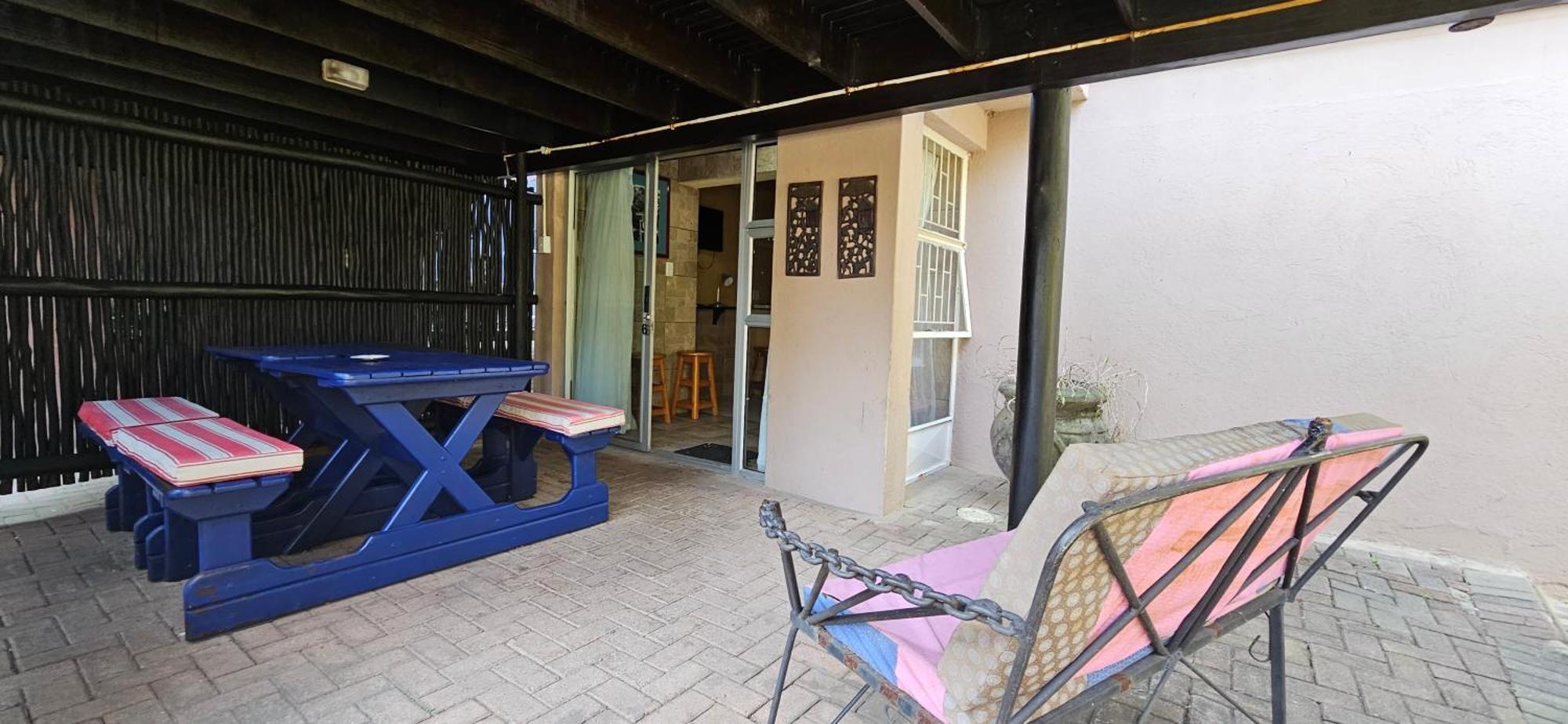 Old Vic Travellers Inn Nelspruit Mbombela Exterior photo