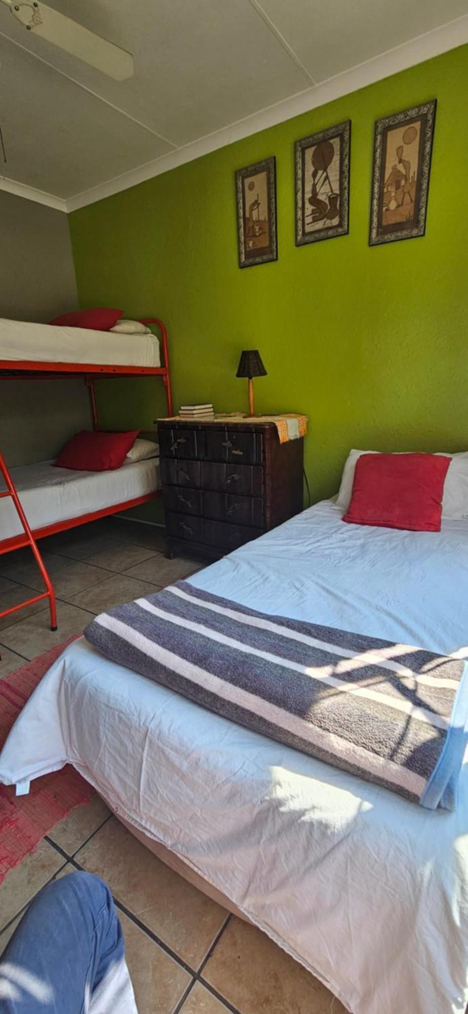 Old Vic Travellers Inn Nelspruit Mbombela Exterior photo