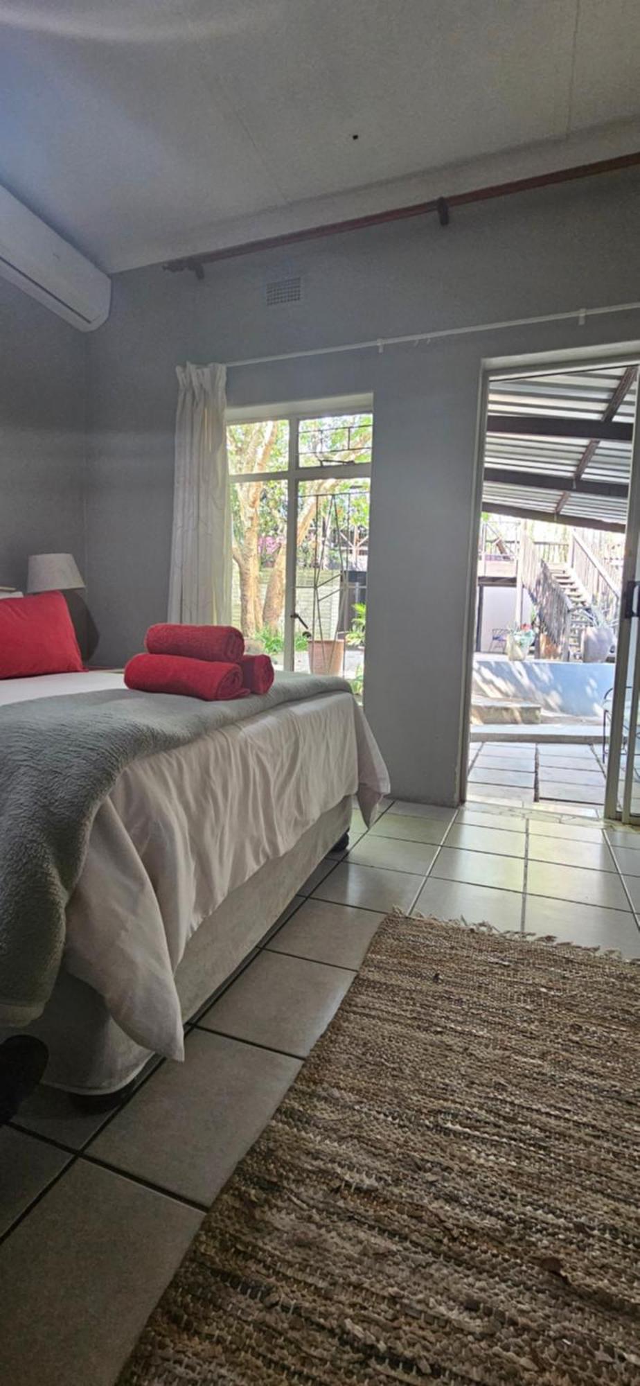Old Vic Travellers Inn Nelspruit Mbombela Exterior photo