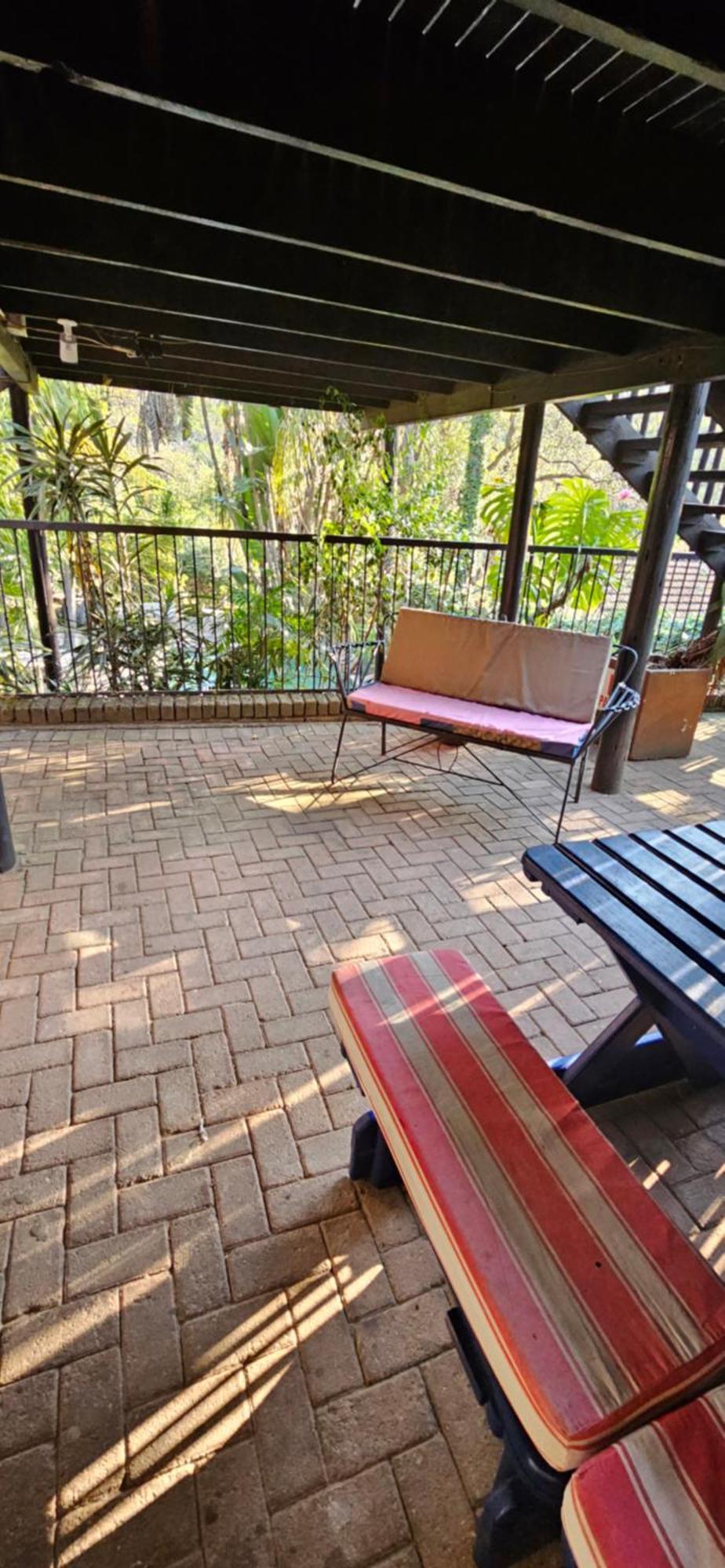 Old Vic Travellers Inn Nelspruit Mbombela Exterior photo
